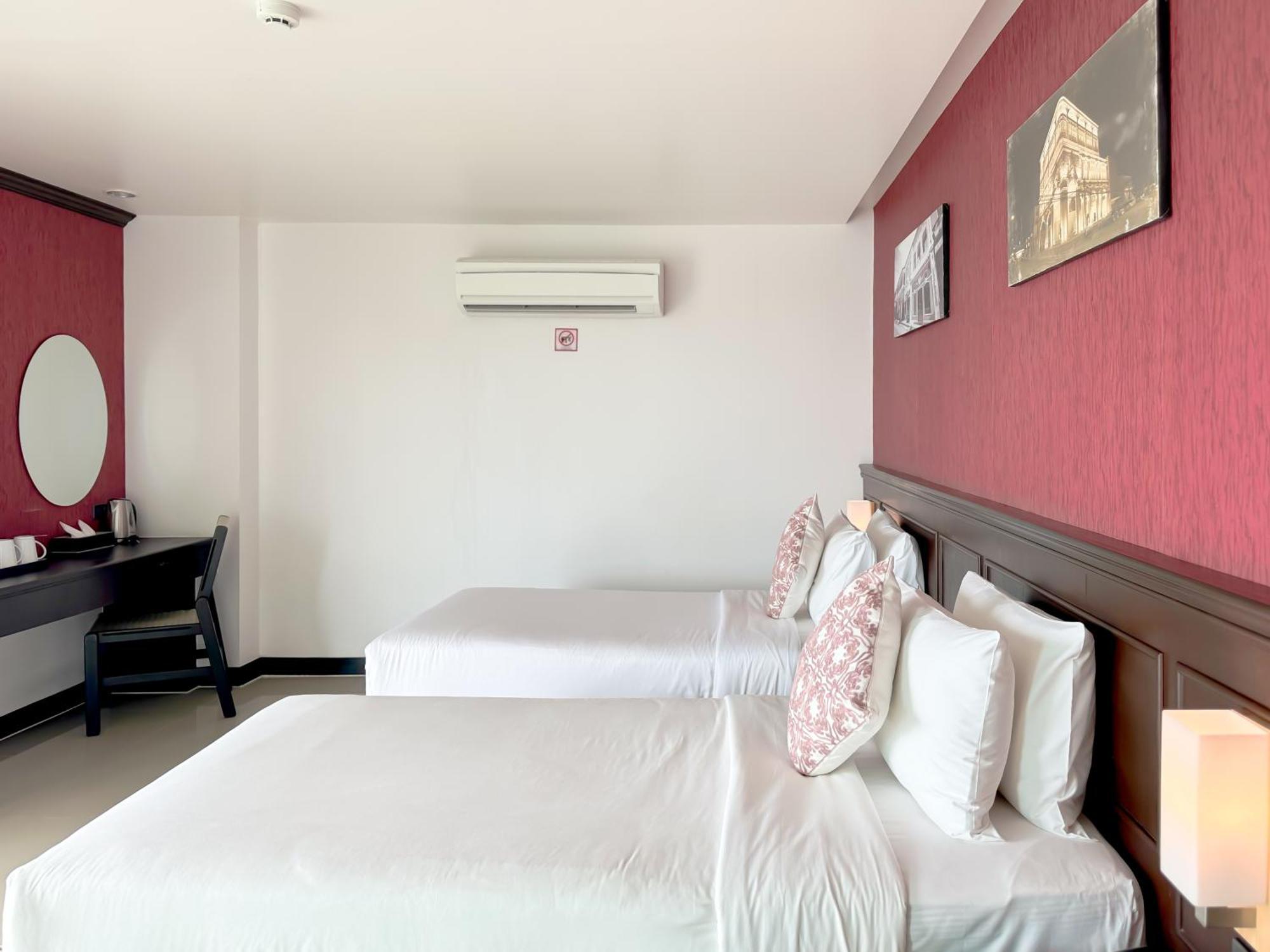 Grand Supicha City Hotel - Sha Plus Phuket Bagian luar foto