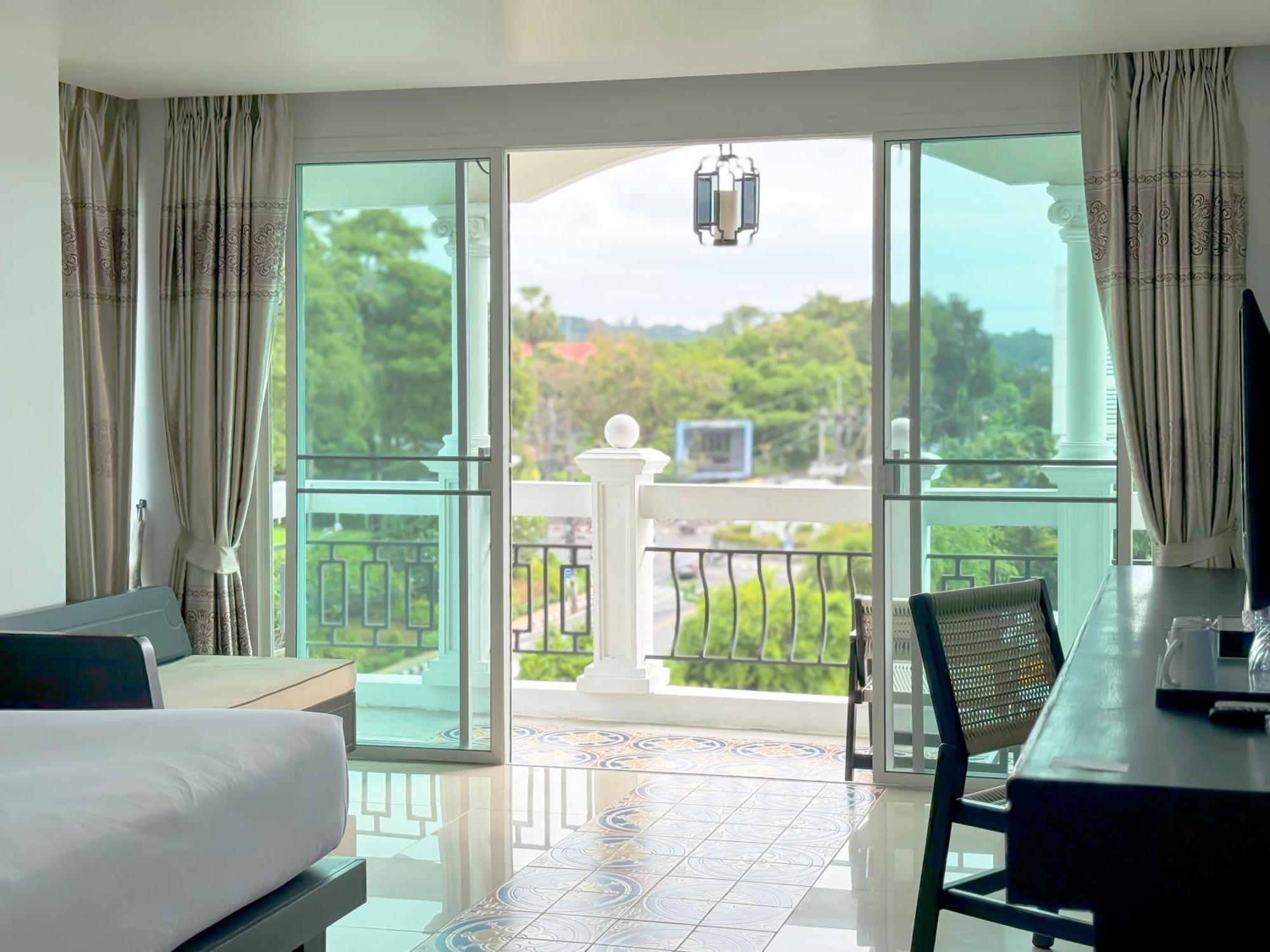 Grand Supicha City Hotel - Sha Plus Phuket Bagian luar foto