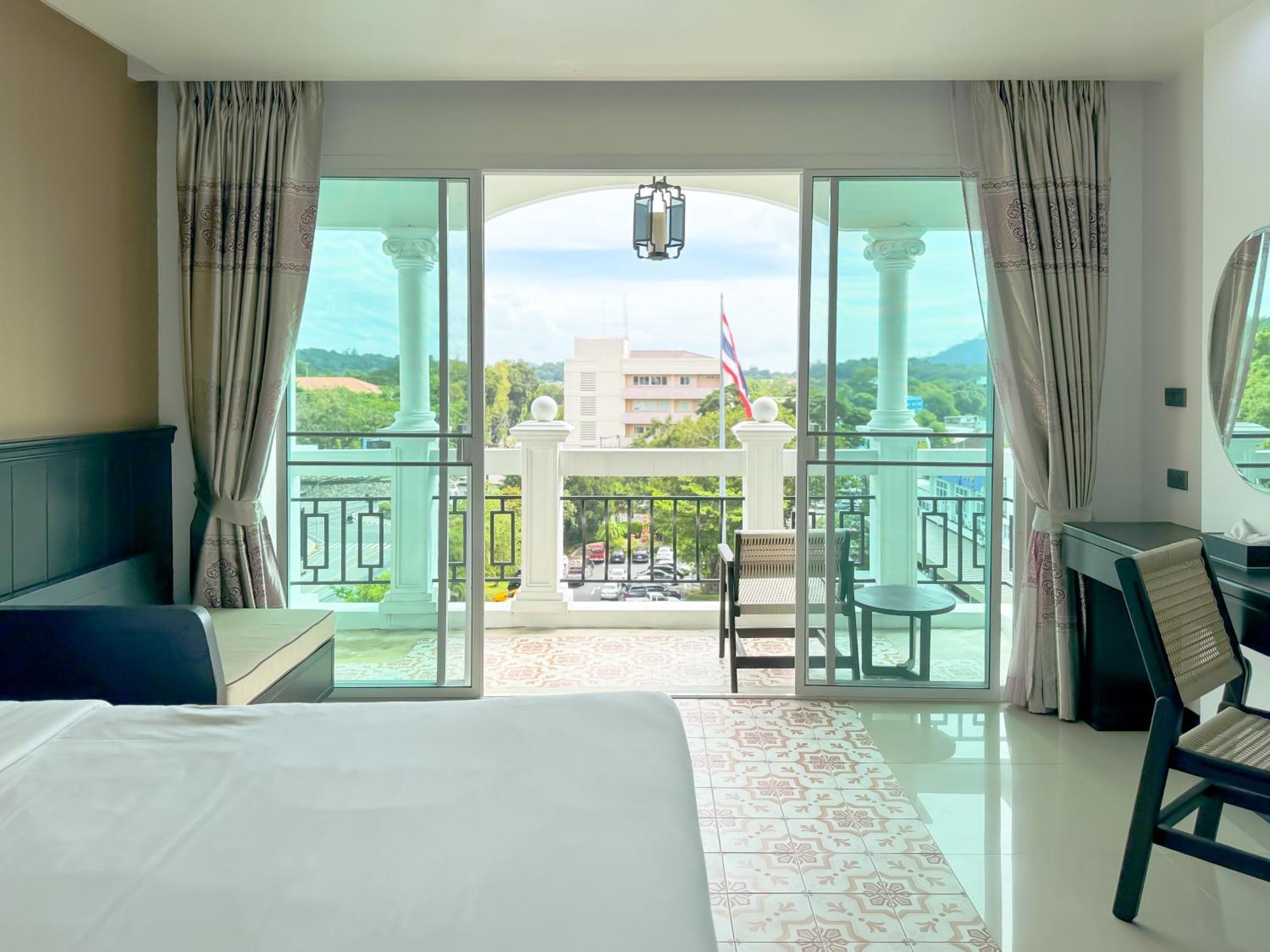 Grand Supicha City Hotel - Sha Plus Phuket Bagian luar foto