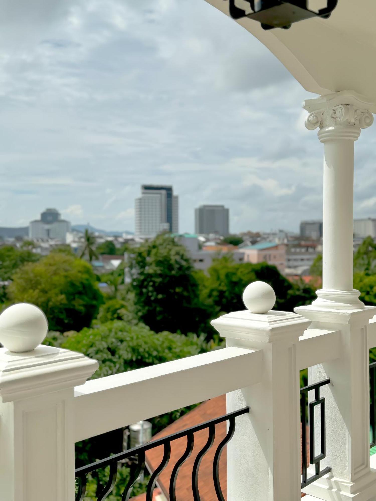 Grand Supicha City Hotel - Sha Plus Phuket Bagian luar foto