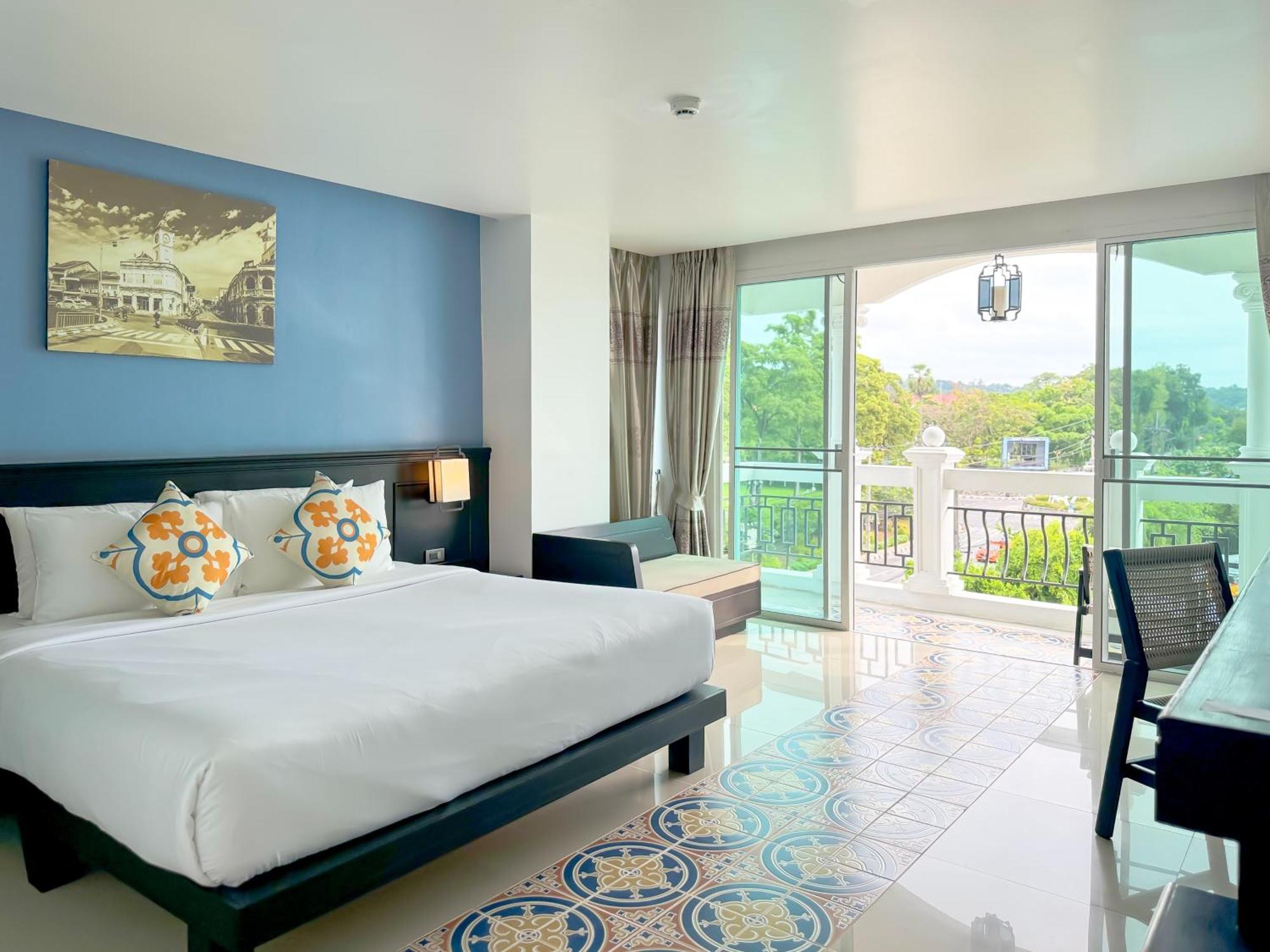 Grand Supicha City Hotel - Sha Plus Phuket Bagian luar foto