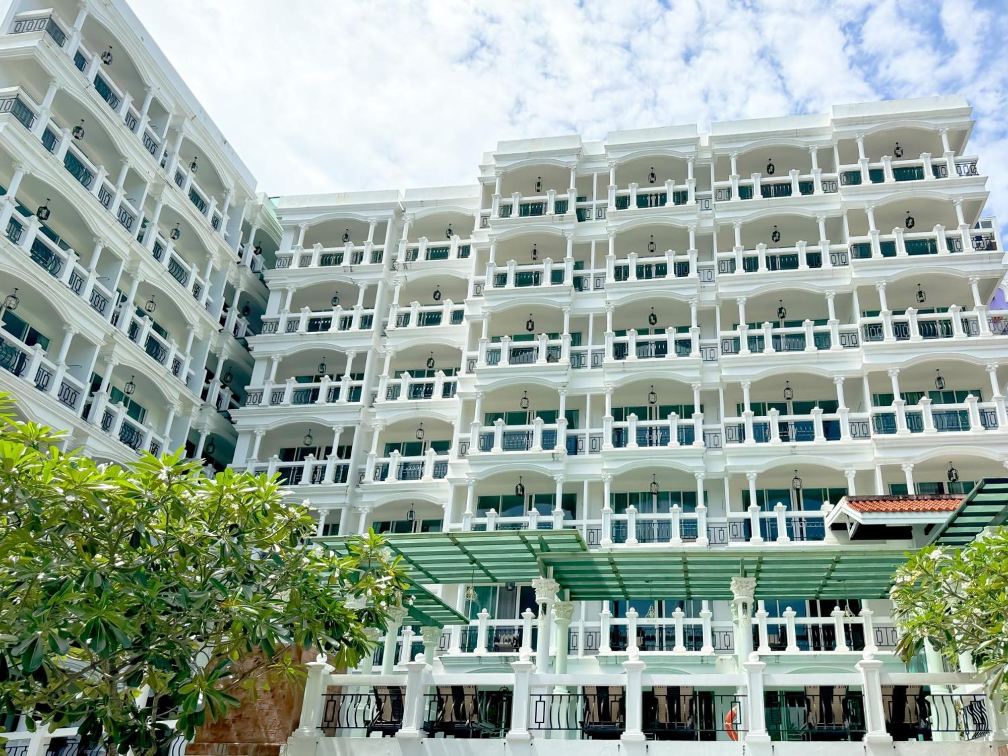 Grand Supicha City Hotel - Sha Plus Phuket Bagian luar foto