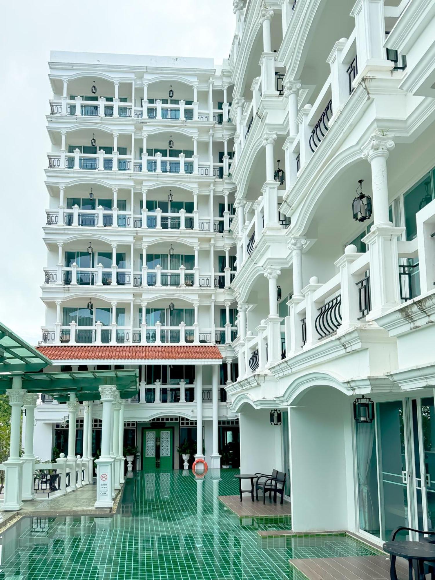 Grand Supicha City Hotel - Sha Plus Phuket Bagian luar foto