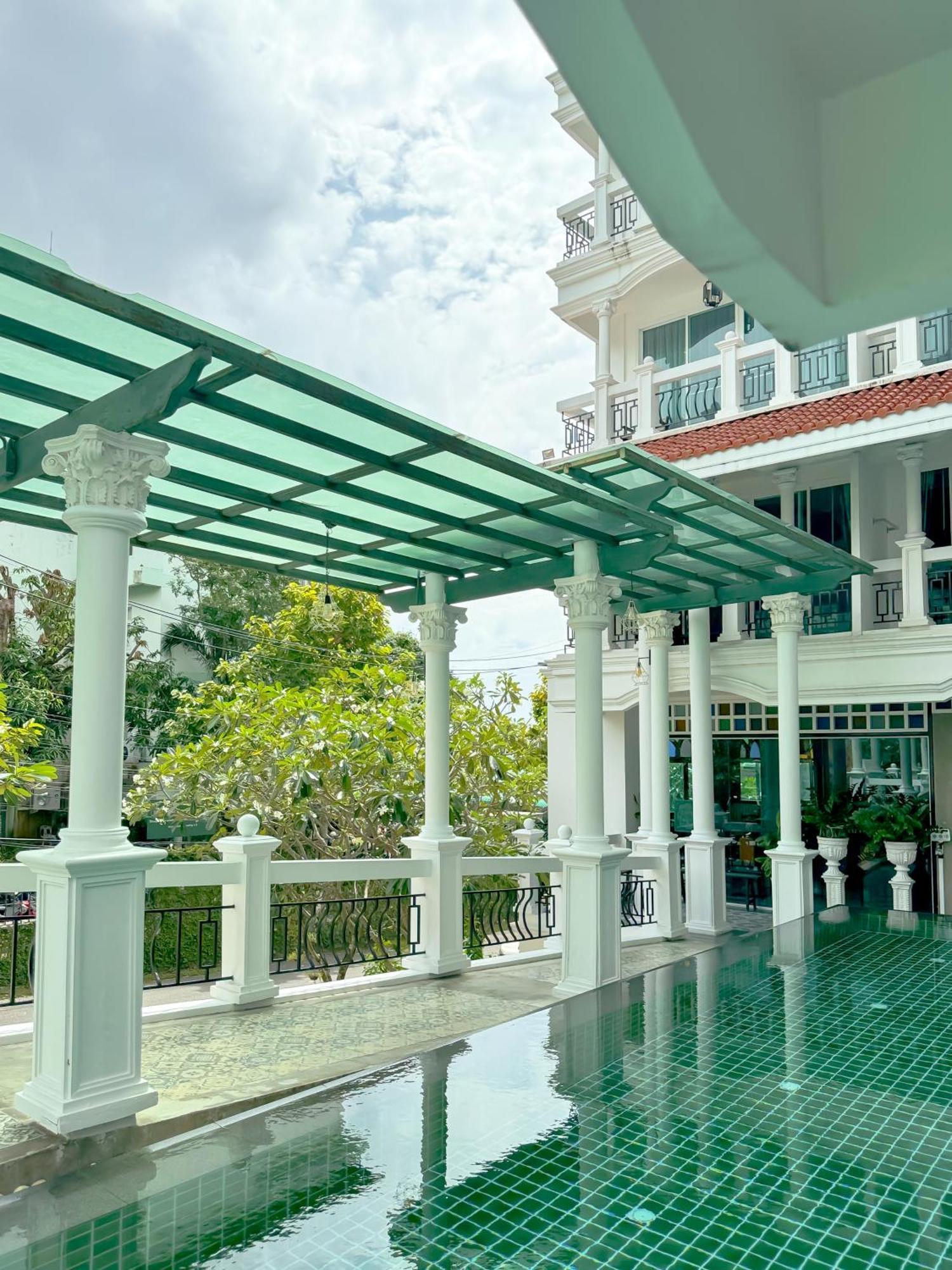 Grand Supicha City Hotel - Sha Plus Phuket Bagian luar foto