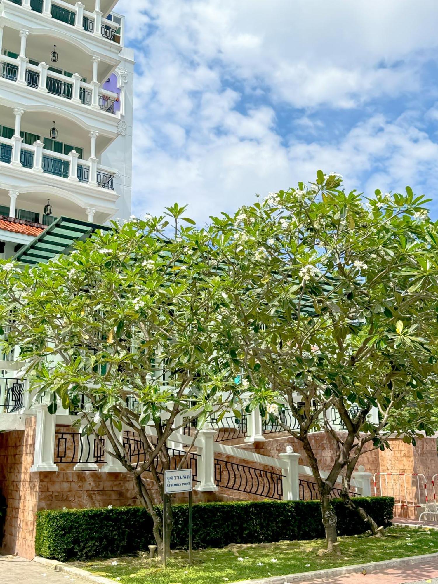 Grand Supicha City Hotel - Sha Plus Phuket Bagian luar foto