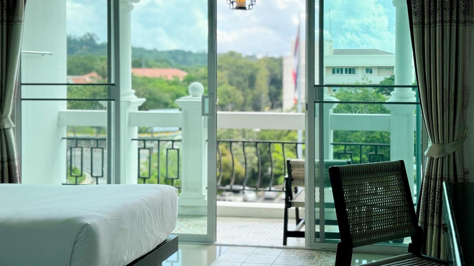 Grand Supicha City Hotel - Sha Plus Phuket Bagian luar foto